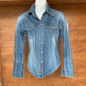 Super cute Vintage Denim Shirt Women’s XS Snap Closure